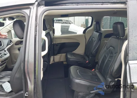 2017 Chrysler Pacifica Touring-L z USA, uszkodzony, nr VIN 2C4RC1BG3HR530530